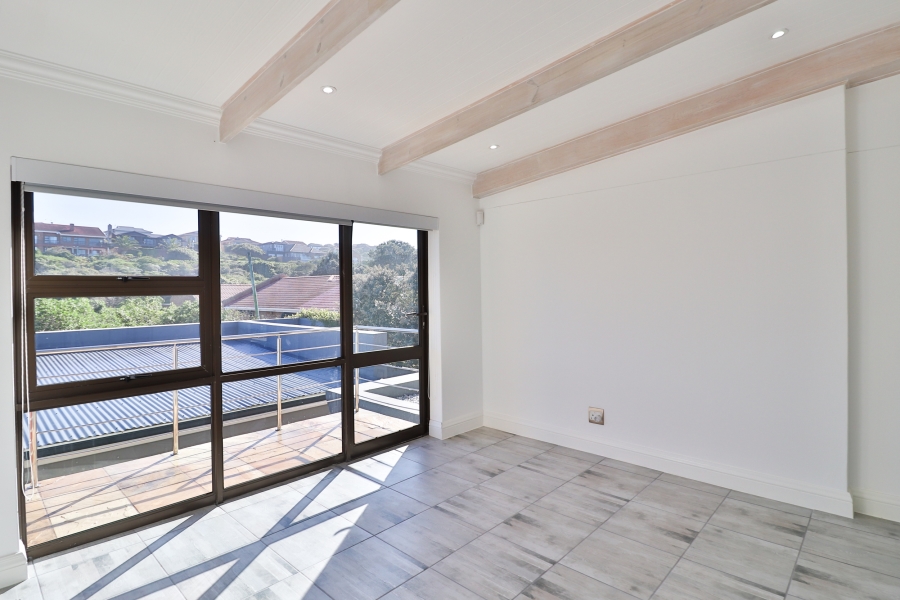 8 Bedroom Property for Sale in Reebok Western Cape